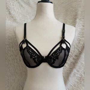 Vintage VS Very Sexy Fishnet and Lace Black Strappy Bra• 32D• NWT
